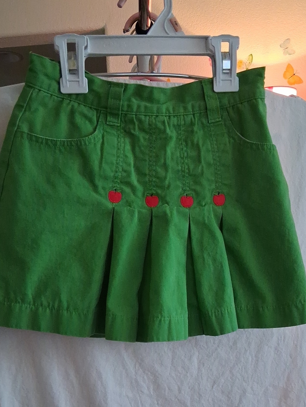 Gymboree Adorable Green Pleated Skirt with Red Apple Embroidery